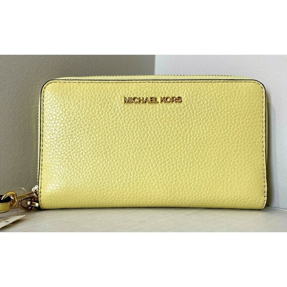 New Michael Kors Jet Set Travel Large Flat phone case Leather wallet Buttercup - Picture 1 of 4